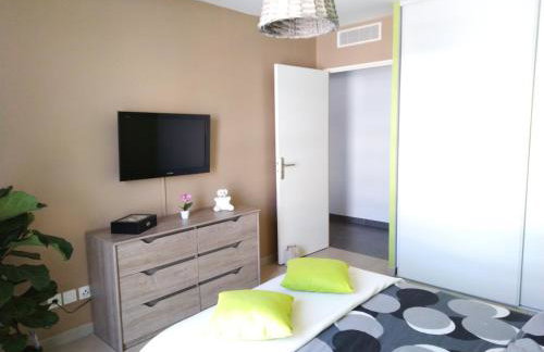 Beau T3 + clim + parking Saint Cyr sur mer - Photo 9