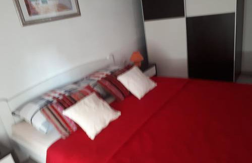 Iris Sabunike - Photo 71