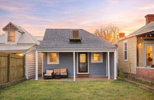 Charming Home in the Highlands W Private Backyard - Foto 58