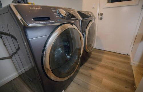 2 private masters, new beds & furniture, sleeps 12 - Photo 19