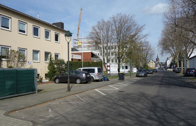 Spacious House - Photo 78