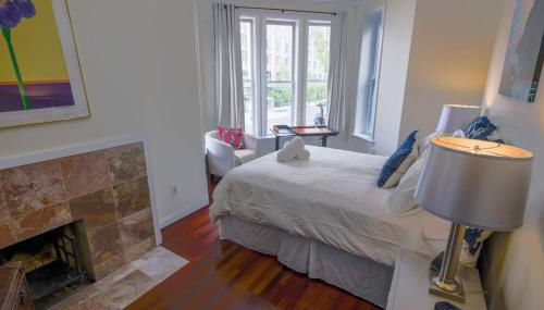 Above Maxwell Wine Bar - Super Central 2Bed 2Bath - Photo 3