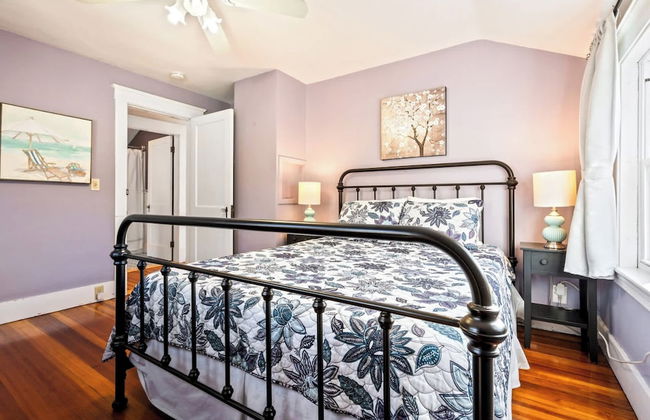 Ogunquit Village 4BR Walk to Beach, Dining & Town Center - Photo 3