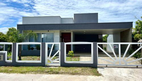 Casa de Praia Nova em Mariluz com Suíte! - Foto 2