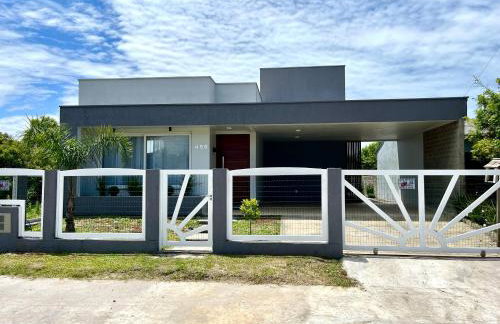 Casa de Praia Nova em Mariluz com Suíte! - Foto 2