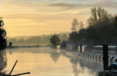 Water Cabin With Water Sports Equipment and Bikes, Bath - Foto 18