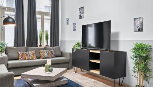 Tolles Design, hochwertig, Vollausstattung, 3 Zimmer, großes Bad & Gäste-WC, große Küche, 3 x Smart TV, 11 min zum Hbf Duisburg - Photo 5