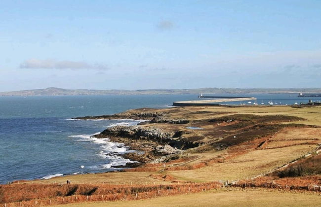 Lligwy House - Charming 3-bed House in Holyhead - Photo 24