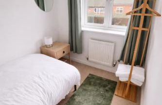 Grantham Stays, 3BR Home, Long Work Stays & Parking - Foto 10