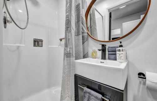 Modern Stylish Urban Haven 4 Bedroom 2 Bath - Dog Friendly - Foto 72