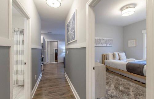 Music City Charmer Tons of Beds Thirty Day Minimum - Foto 11