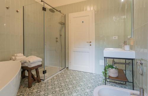 Villa Riva Bellagio with Pool - Photo 32