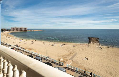Beachfront apartment, sea view, pool, close to bars and restaurants - Photo 20