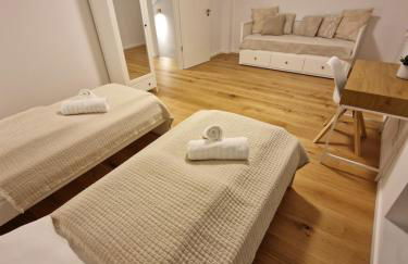 Modernes Neubauhaus ca 200 qm Nähe vom Flughafen - Foto 4