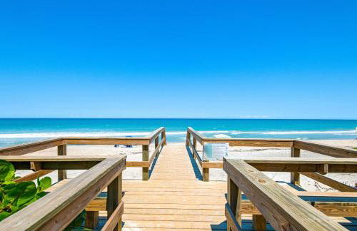 Pelican Beach Retreat! Family Home on Space Coast - Foto 3