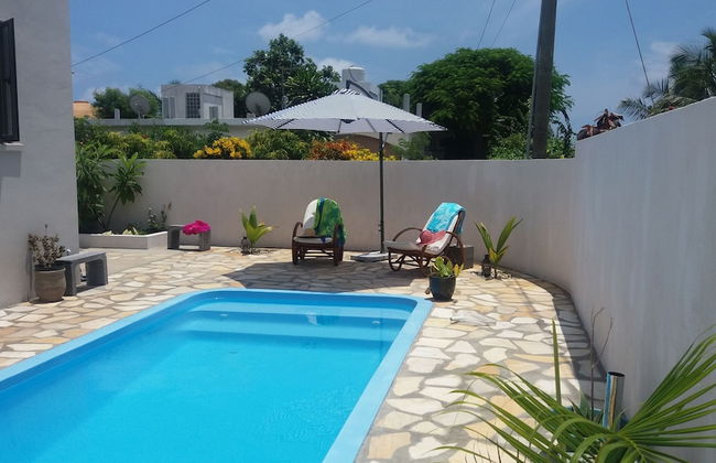 Sunny Private First Floor 1-br Beach Apartment With Spacious Balcony, Pool, Wifi - Photo 8