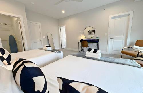 Modern 4BR Townhouse with Parking & Lake Views - WVille rep 4 - Foto 16