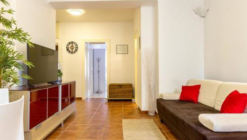 Apartment of Solitude - Foto 4, Shopping Area, young children