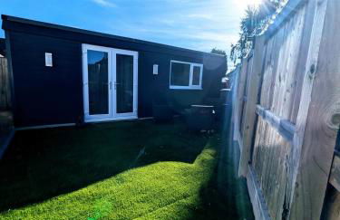 Modern Tiny Garden House - Foto 8