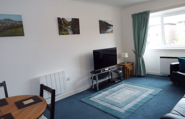 Ideal Central Edinburgh Location With On-site Private Parking - Photo 2
