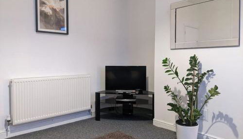 Charming 3-Bed House in Whitwell village - Foto 2