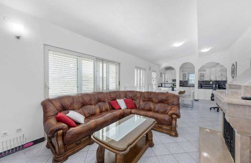 MY DALMATIA - Sport and Spa villa Neoric with private heated pool and tennis court - Foto 23