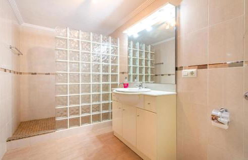 Stunning Apartment In Los Cerezos - Foto 17