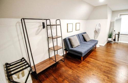 Fenced Yard and Patio W Grill plus Game Room - Foto 15