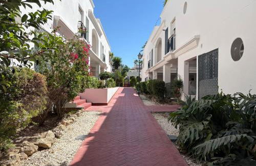 Precioso ático con piscina en Marbella - Foto 9