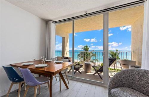 Hutchinson Island BeachFront Heated Pool Balcony Top Floor Amazing View - Foto 10
