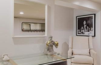 Private Beautiful Townhome w Zen Garden - Photo 19