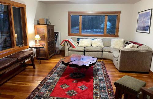 Secluded Cabin in Polebridge, Montana, with Fantastic Views of Glacier National Park - Dream Glamping Experience - Photo 6