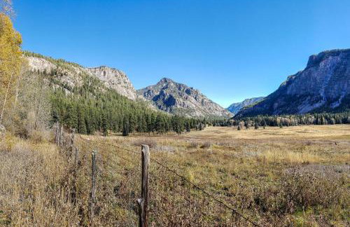 Bayfield Cabin with Wraparound Deck and Fire Pit - Foto 35