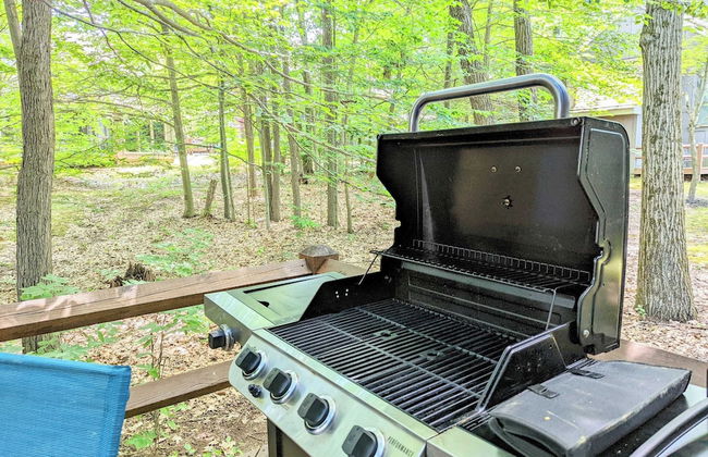Frost Hollow by Avantstay Deck w/ Grill, Game Room Loft - Photo 20