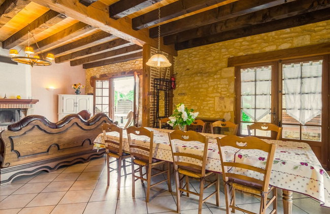 Chic Holiday Home in Siorac-en-perigord With - Foto 33