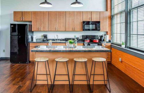 NY Style Centric Loft with King Bed by Park av. - Foto 5