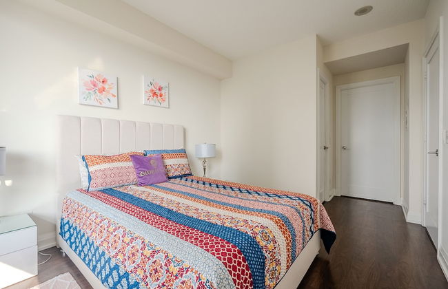 Modern Apartments in North York - Photo 15