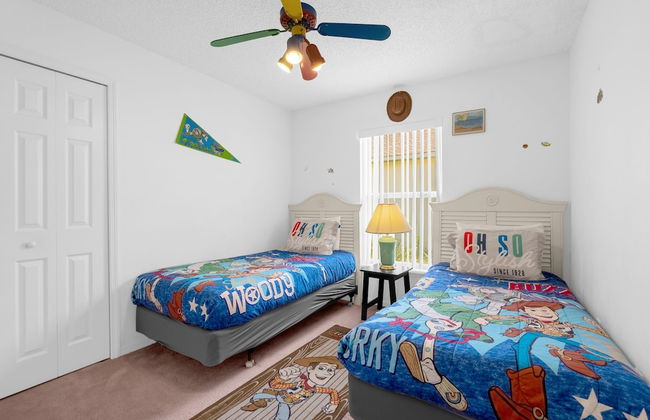 Upstay - Family Home w Private Pool and Games - Photo 31