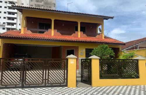 Lindo Sobrado Amarelo -próximo a praia - Photo 7