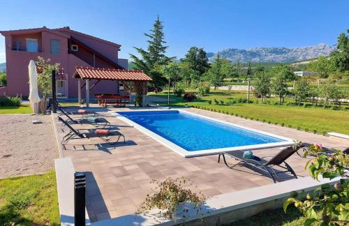 VILLA DOLA near Split - private pool, orchard, peace - Foto 1