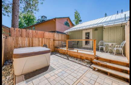 #2 Cottage Like Suite With Private Hot Tub - Photo 15