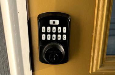 Yellow Door Retreat Minutes to Dwntwn - Foto 8