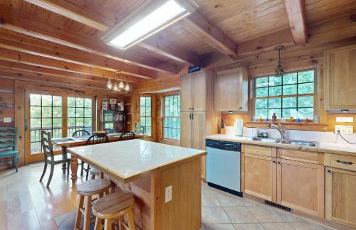 Hot Tub and River Views Doolittle Mountain Cabin - Foto 10