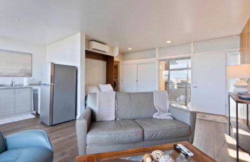 Midcentury Stay w Free Parking - Foto 4