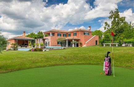 Beautiful Villa Village with tennis court in Tinj - Photo 7