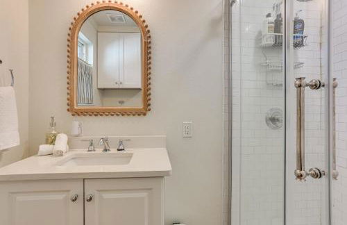 Walk to Lake Texoma Kingston Retreat with Deck! - Foto 16