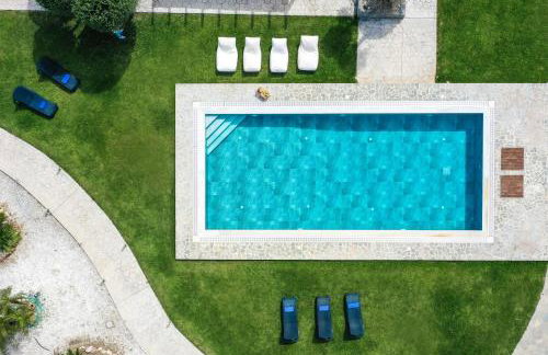 Marble Pool Villa - Photo 1