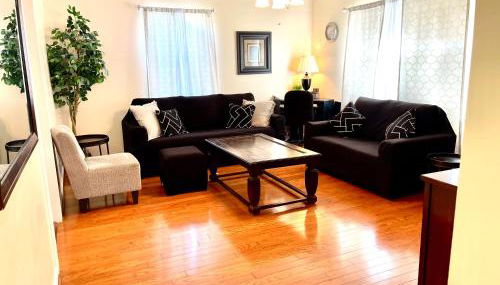 3 Bed 2 Bath House, Quiet & downtown Smart TVs in all rooms, Whole house to yourself - Foto 2