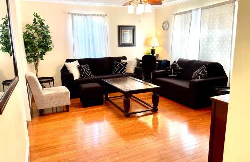 3 Bed 2 Bath House, Quiet & downtown Smart TVs in all rooms, Whole house to yourself - Foto 2
