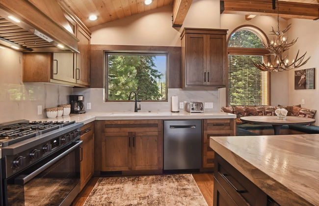 Shoreline Vista Lake Views, Near Hike & Bike! - Foto 12